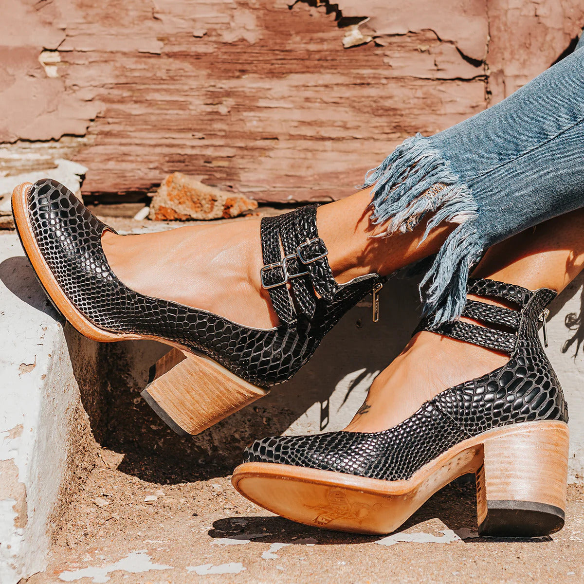 BRITTA – VINTAGE BUCKLE-STRAP BLOCK HEEL SHOES