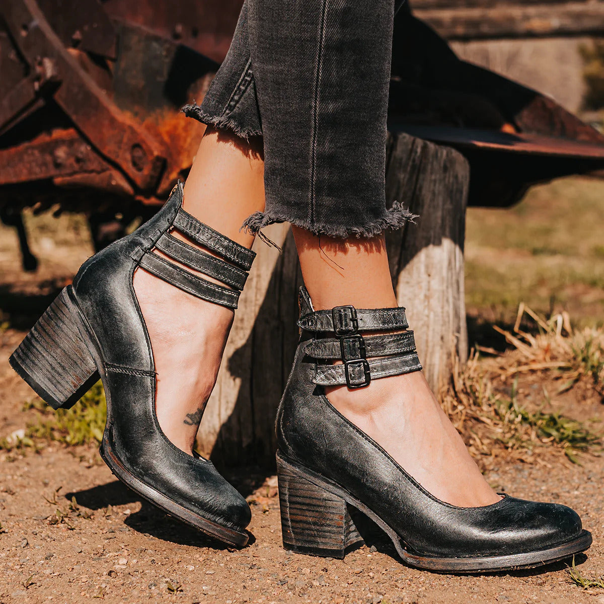 BRITTA – VINTAGE BUCKLE-STRAP BLOCK HEEL SHOES
