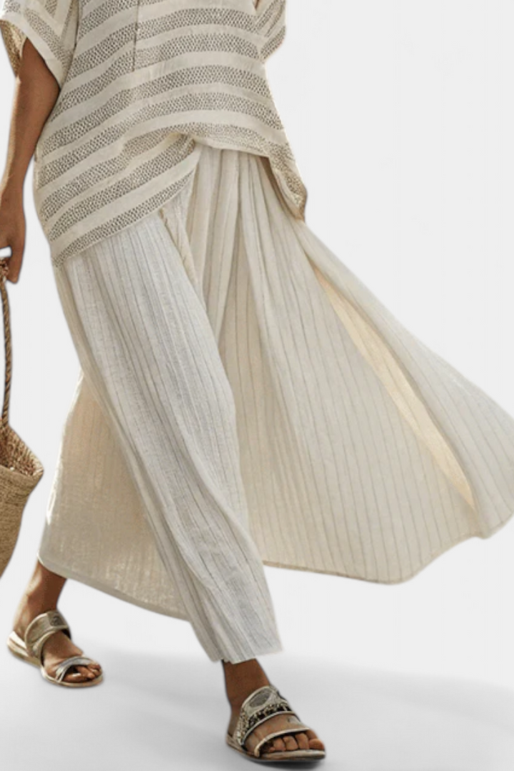 Graziella — Top with Stripes Made from Natural Bamboo and Flowing Linen Trousers
