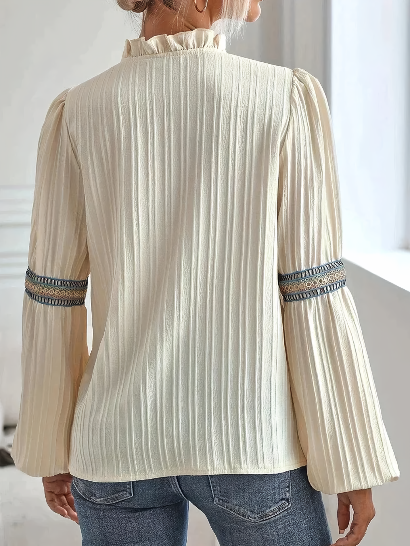 Margot – Elegant Lace Blouse