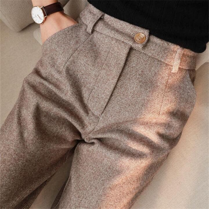 Lea | Women's Pleated Pants