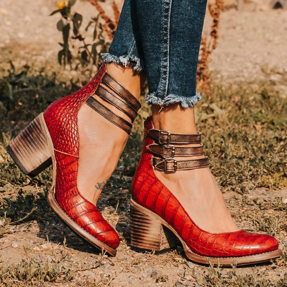 BRITTA – VINTAGE BUCKLE-STRAP BLOCK HEEL SHOES